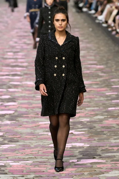 Look 9